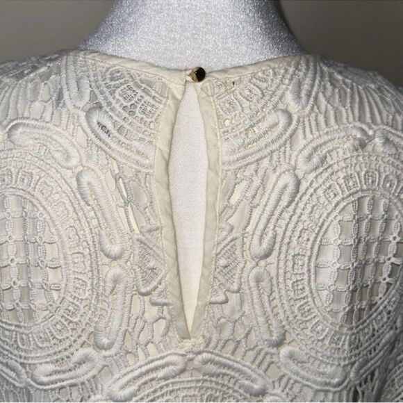 BR L Luxury Elegant Ivory Crochet Lace Back Button Keyhole Sleeveless Shell - Picture 7 of 15
